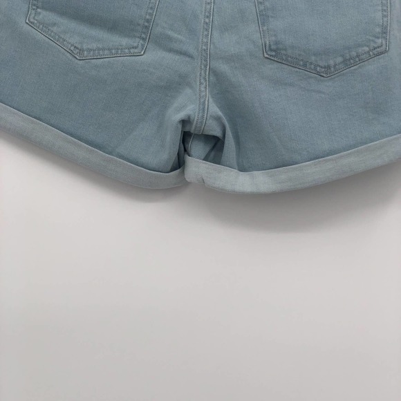 Gap Denim 5" Shorts Folded Hem Mid Rise Light Wash Size 33 - Picture 6 of 8